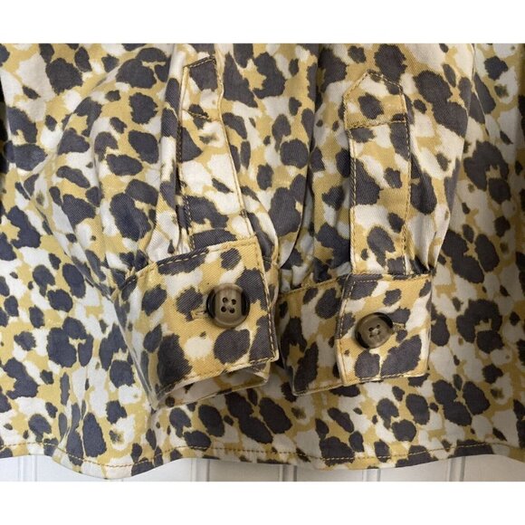 Cabi Providence Women’s Medium Button Up Shirt Jacket Animal Print Gray Yellow - Picture 2 of 9